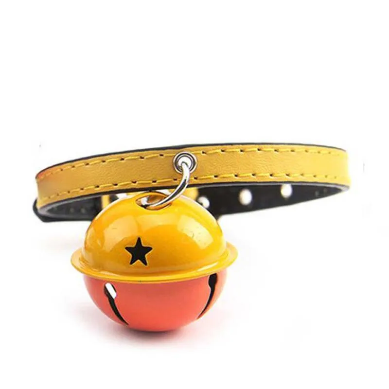 Симпатичные кошки и собаки ошейники с колокольчиком карамельного цвета легко