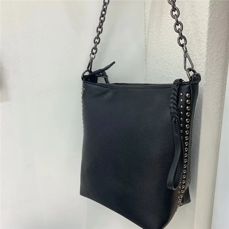 

Женская сумка через плечо, с цепочкой, черного цвета, с заклепками, в стиле панк, 2019