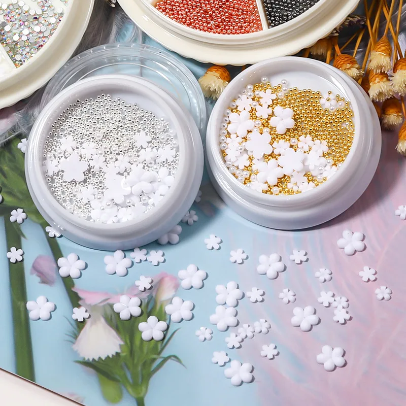 

1 коробка полимерных пятилепестков для ногтей маленький белый цветок трехмерные Золотые/серебряные смешанные стальные шарики трехмерные н...