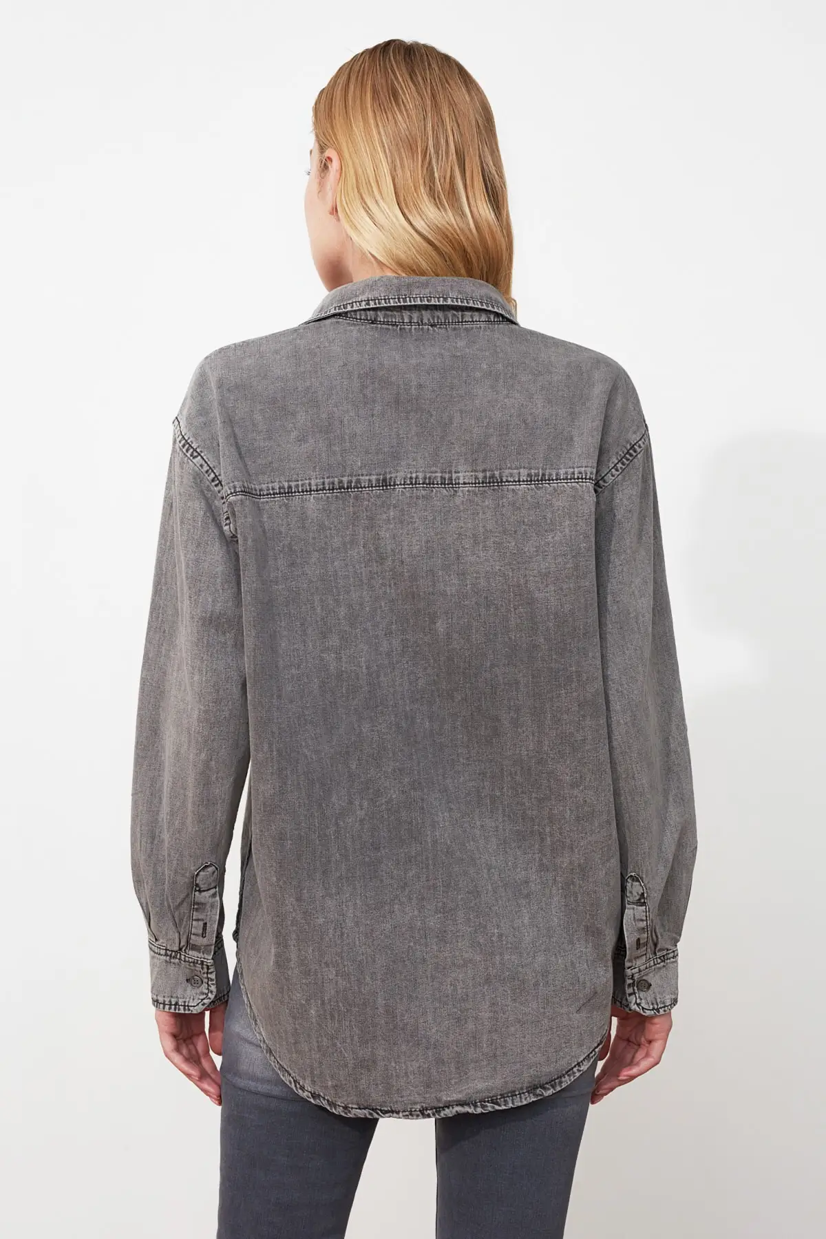 

Trendyol Black Oversize-Flushing Denim Shirt TWOAW20GO0249