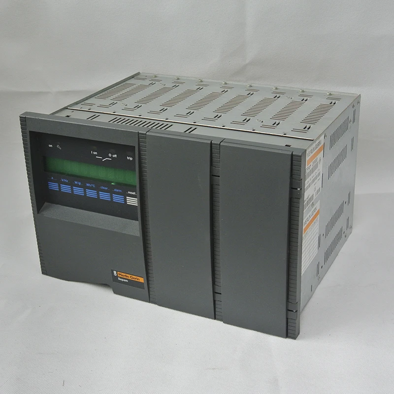 

Интегрированное релейное защитное устройство MERLIN GERIN SEPAM 2000 S35/S36 XR *** J2 * TCN 0841407