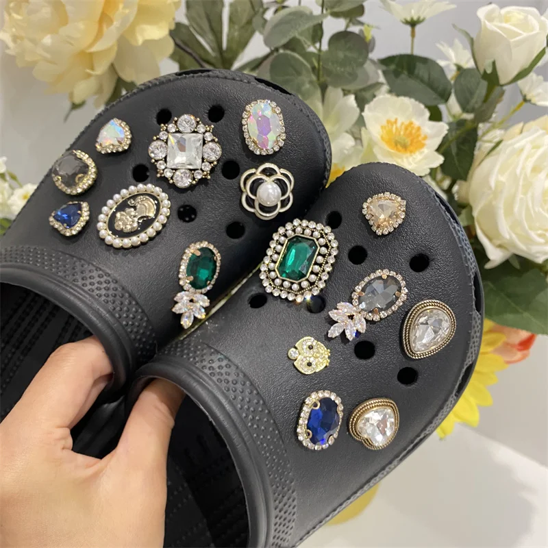 

1 Pcs Rhinestone Pearl Metal Jewelry Shoe Charms Shoe Decorations Croc Charm Designer Crystal Metal Shoe Charm Croc Jibz Gift