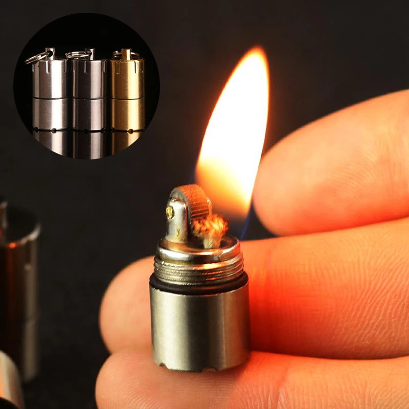 Компактная керосиновая мини зажигалка брелок в виде капсулы бензиновая с