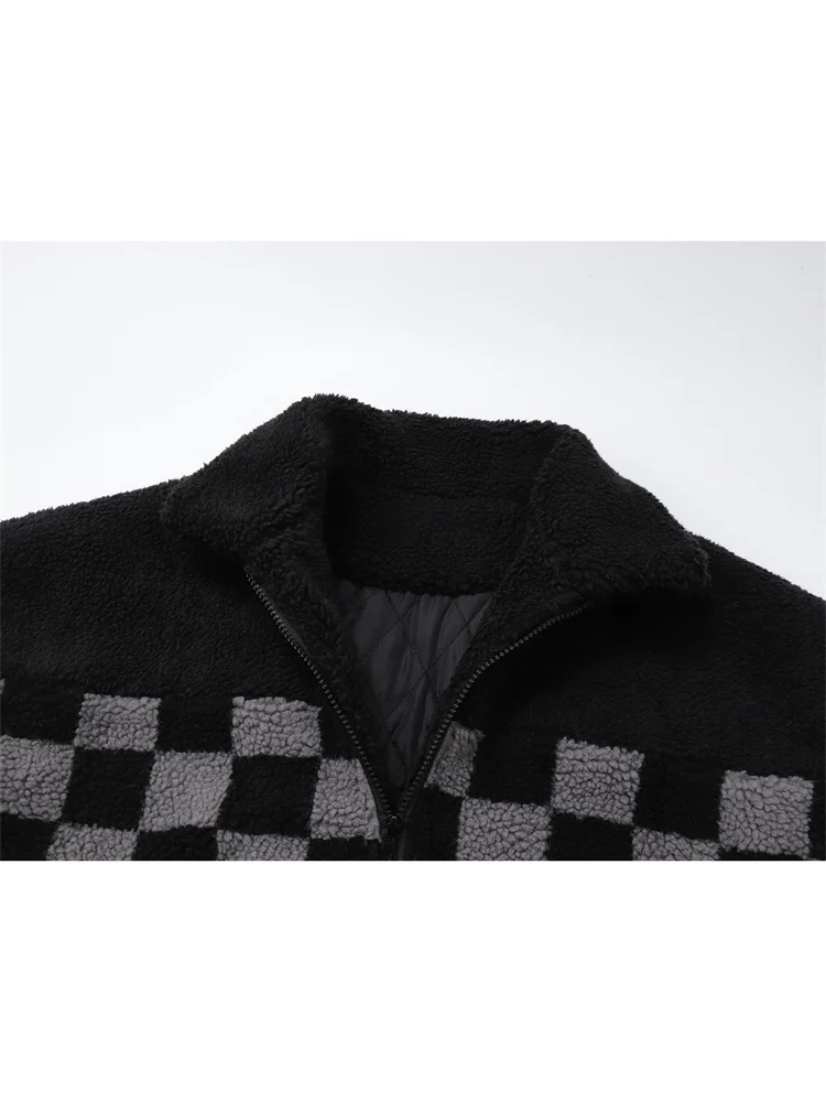 Женская клетчатая утепленная куртка в стиле пэчворк из овечьей шерсти