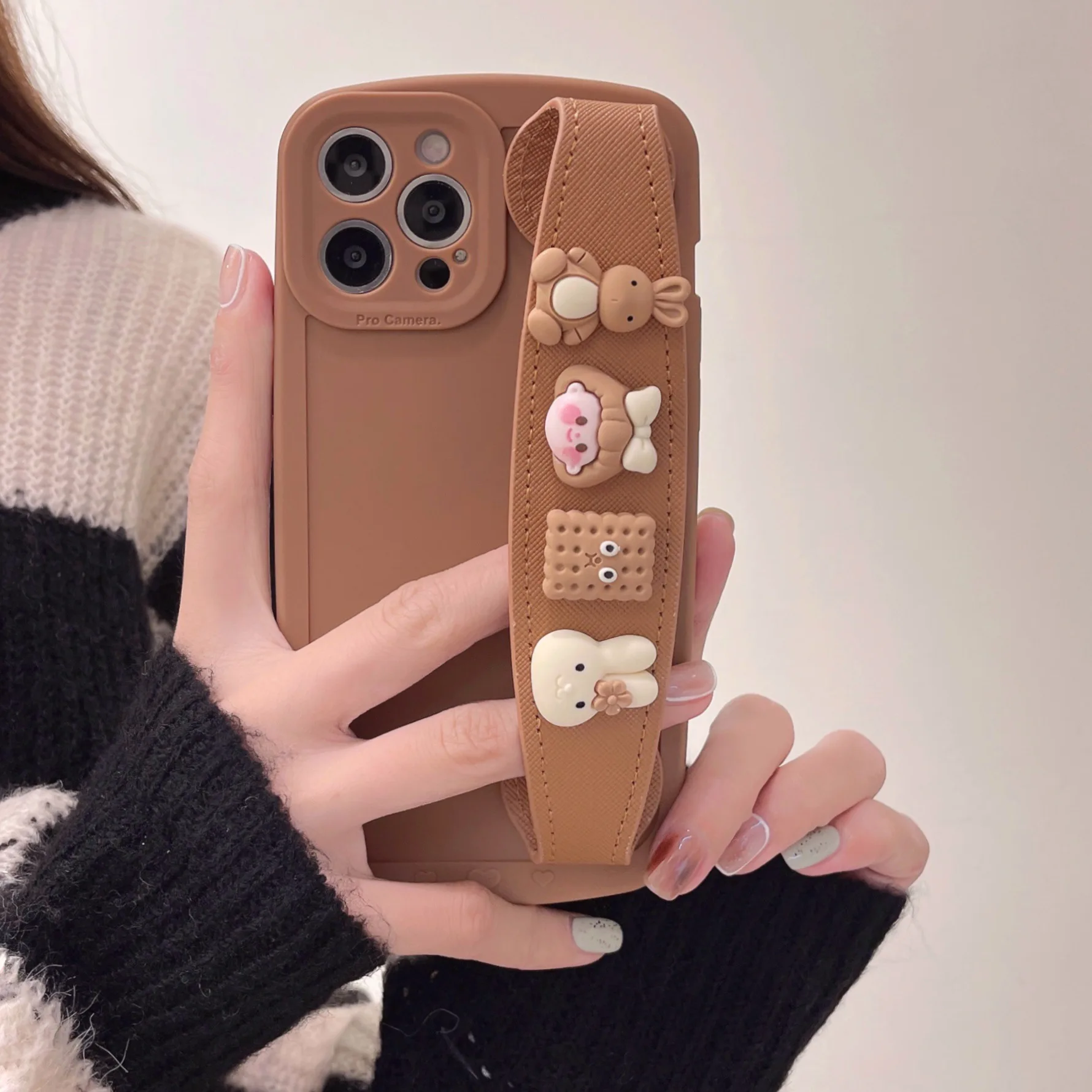 

3D Cute Cartoon Cookie Bear Wristband Phone Case For iPhone 13 12 11 Pro Max X Xs Max Xr 7 8 Plus Case Shockproof Soft TPU Cover