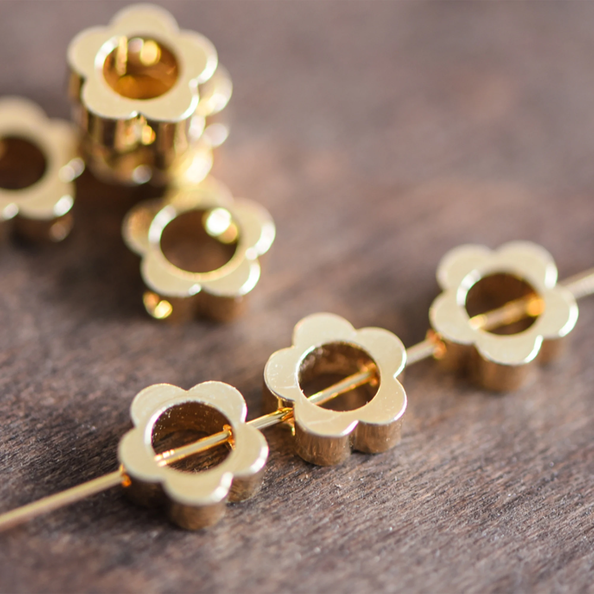 

10pcs Gold Round Flower Bead Frame Charms, Real Gold Plated Brass Ring Connectors, Outer Size 8mm Inner 4.4mm (GB-037)