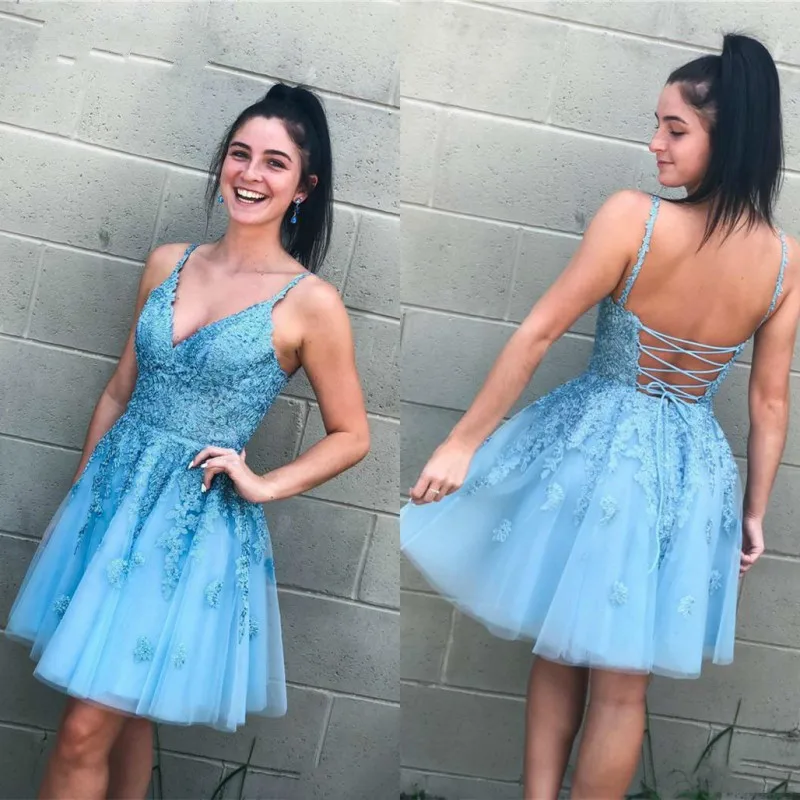 Женское платье с юбкой небесно голубого цвета на выпускной вечера для выпускного