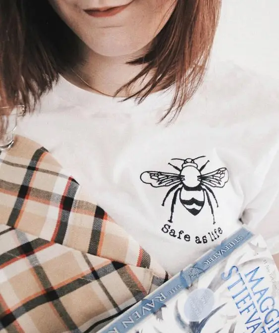 Безопасная как жизнь Милая футболка с Пчелкой 100% хлопок унисекс женская мода