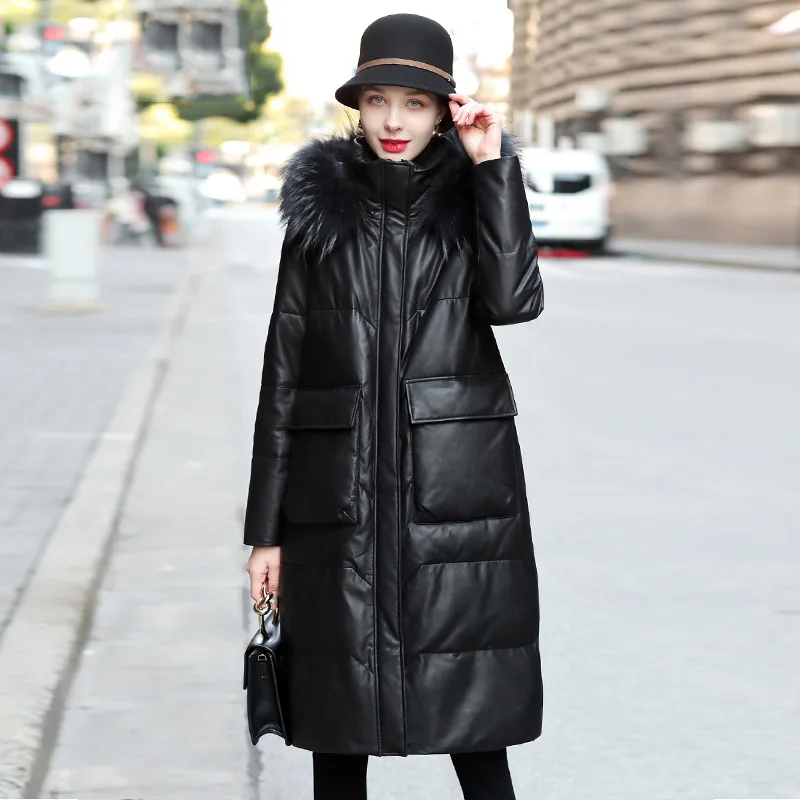 Куртка женская из натуральной овечьей кожи с воротником меха енота капюшоном 90%