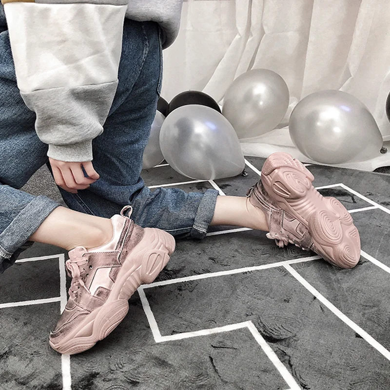 Женские кроссовки из натуральной кожи на шнуровке с круглым носком|Беговая