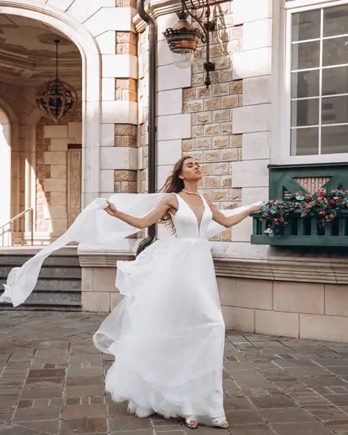 Сексуальное атласное свадебное платье Booma из фатина с блестками и глубоким v