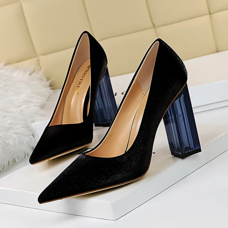 

South Korea's Version Of The Sexy Night Club Look Thin Stiletto Heels Transparent Heel Thick Heel Satin Wedding Shoes