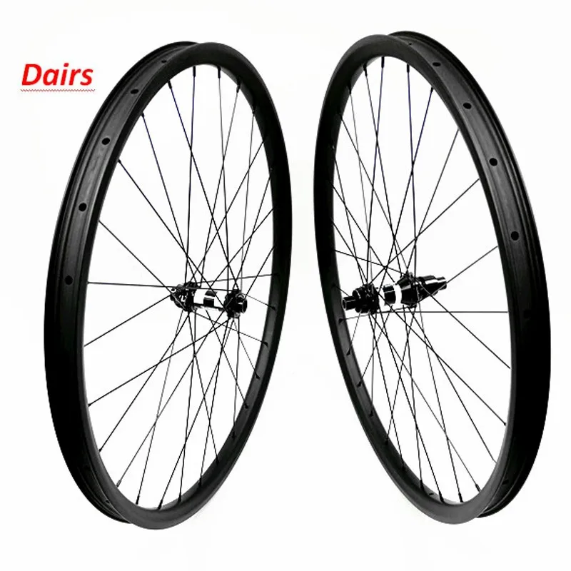 Колеса для горного велосипеда из карбона 27,5 дюймов с дисковыми тормозами, спицами 1420 DT 350 Central lock с обода 30x30 мм, в комплекте оси 110x15 и 148x12 BOOST, готовые к безкамерной установке.