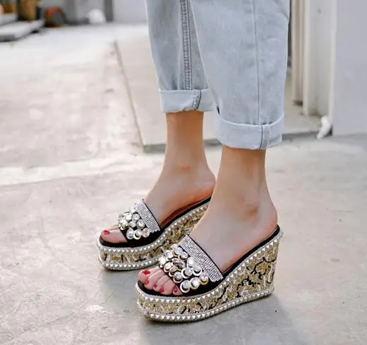 

Сандалии ручной работы, богемные тапочки на каблуке, с искусственным жемчугом, хрустальные, для улицы