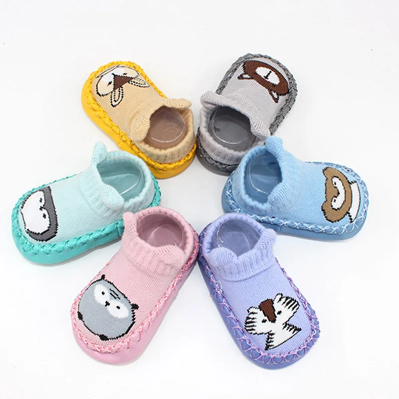 

2021, детская обувь, модные нескользящие носки для маленьких девочек и мальчиков с мультяшными животными, тапочки, мягкая удобная повседневна...