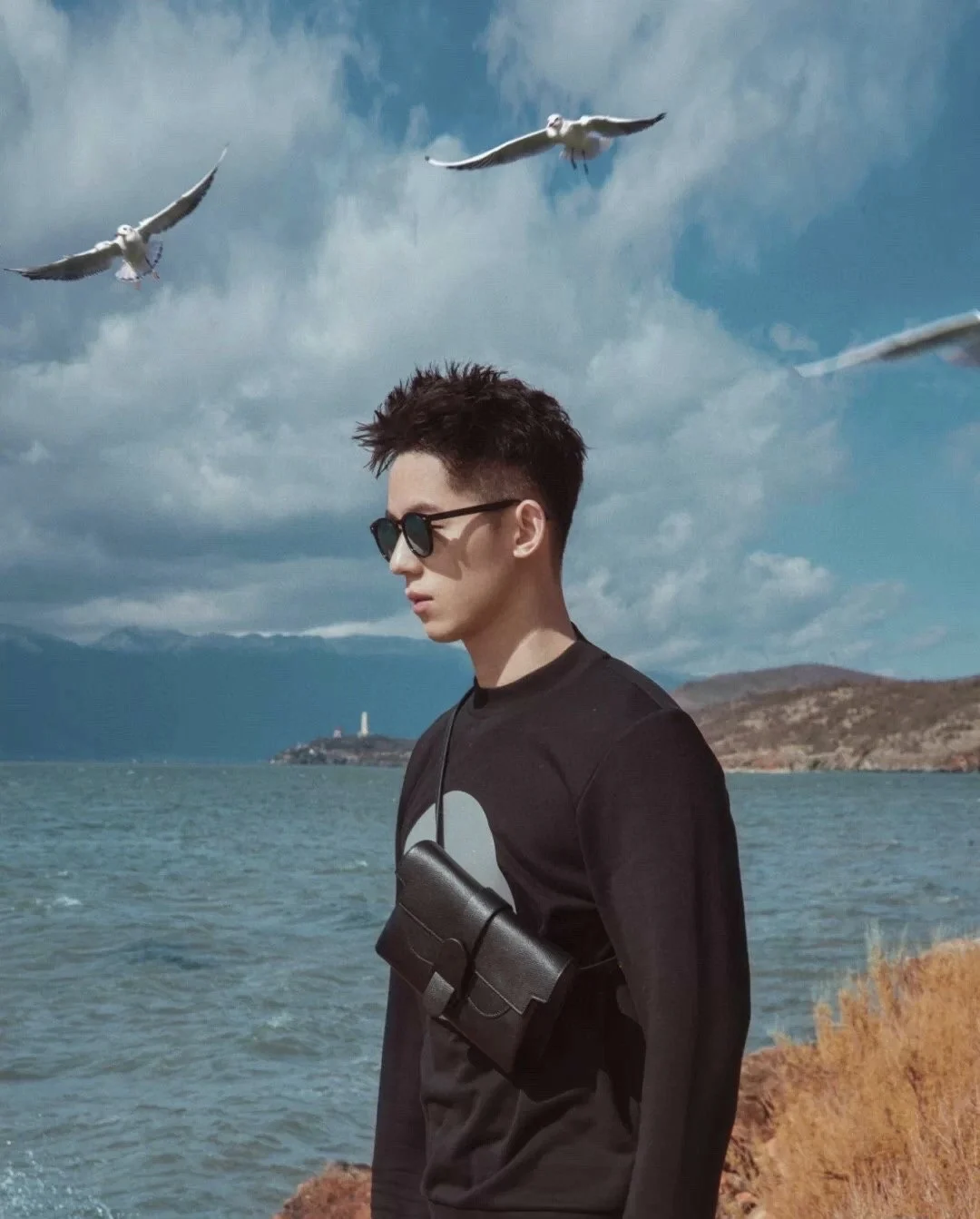 Купить Модная и Высококачественная сумка для женщин, простая нагрудная сумочка из воловьей кожи в стиле ретро, мессенджер с магнитной застежкой