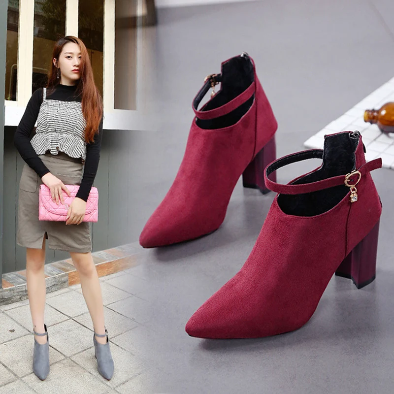 Женские ботинки с острым носком на высоком толстом каблуке пряжкой молнии сзади