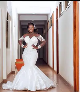 Fashion Scoop Neckline Plus Size  Wedding Dresses Court Train Lace Appliques Beaded African Garden  Bride Dress