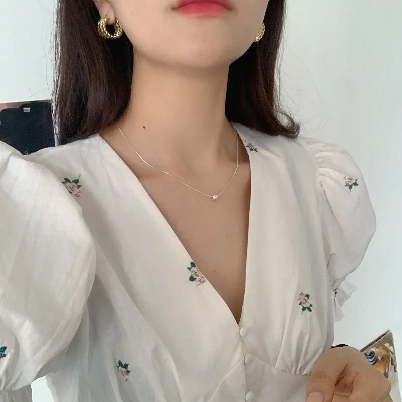 

Comelsexy Elegant Vintage Sweet Blouses 2020 New Korean Style Women Tops Puff Sleeve V-neck Floral Embroidey Shirt Blusas