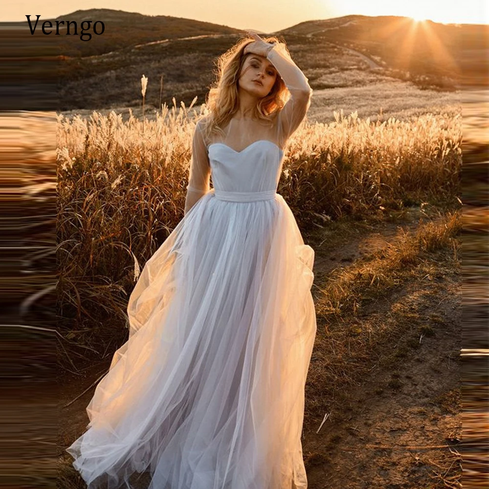 

Платье зимнее фатиновое светильник длинными рукавами и пышной юбкой