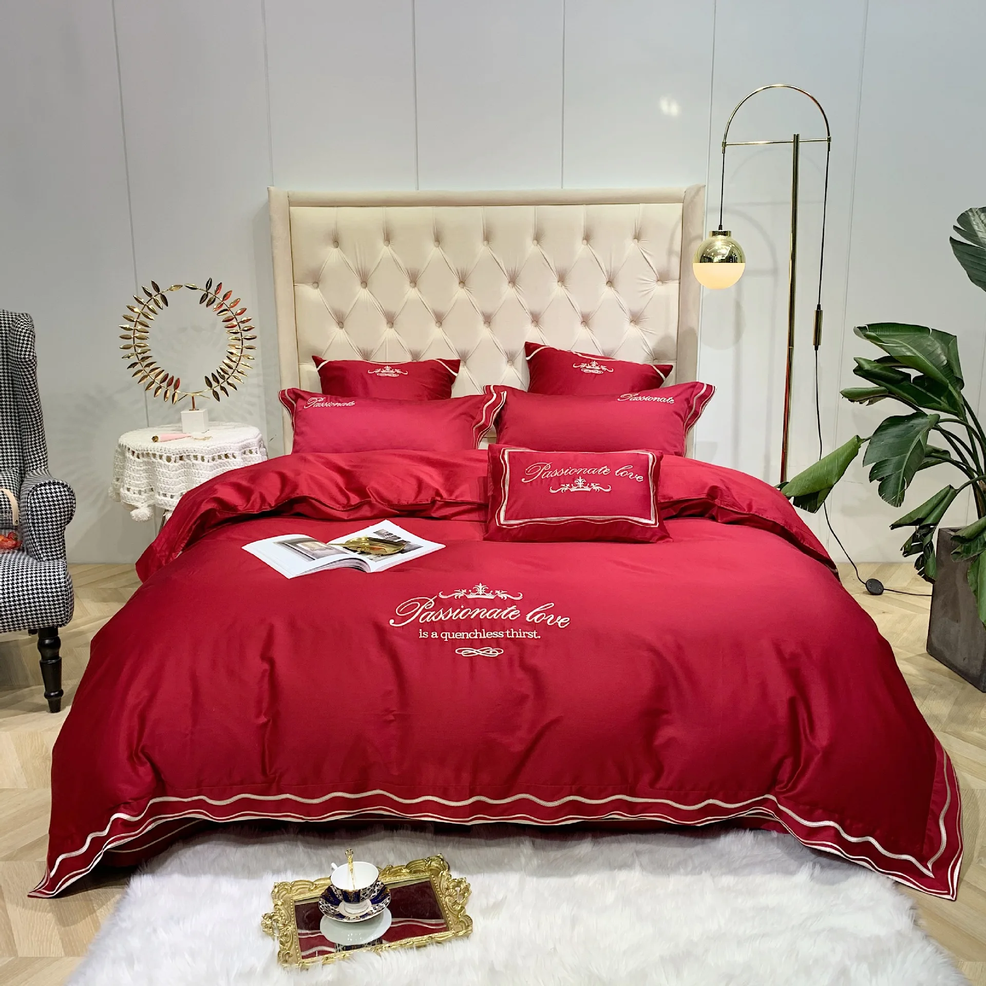 

Burgandy Simple Fashion 60s Egypt Cotton Crown Embroidered Red Bedding Queen King Size Europe Wedding Duvetcover Bedsheet Sets