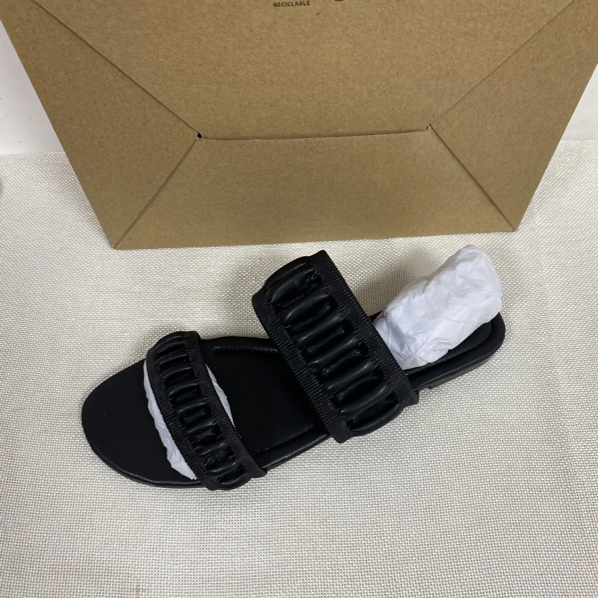 

Women's Sandals 2021 New European and American Fashion Women's Slippers 37-41 Size Women's slip-on shoes designer sandals