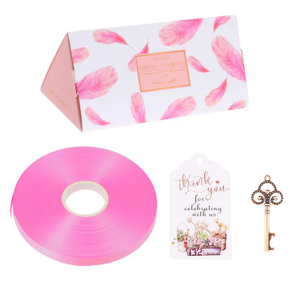 

20pcs Party Elegant Triangular Keys Card With Bottle Holder Wedding Candy Box Gifts Ribbons Paper Feather Print Decoration