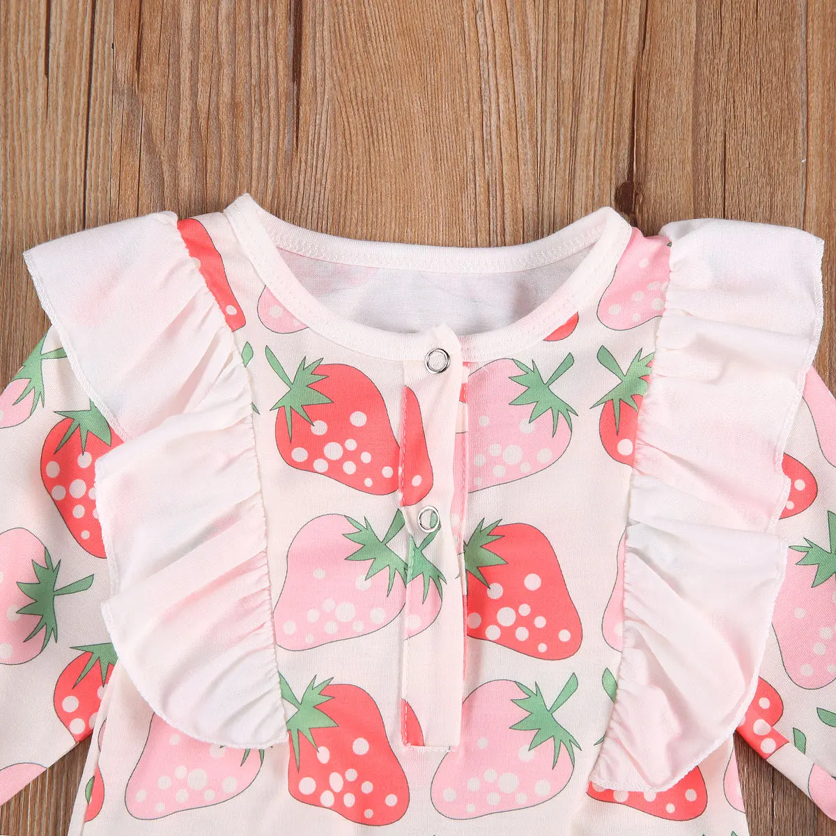 

Autumn 0-24M Newborn Baby Girl Long Sleeve Romper Cute Strawberry Pattern Irregular Ruffle Decoration Soft Cotton Playsuit