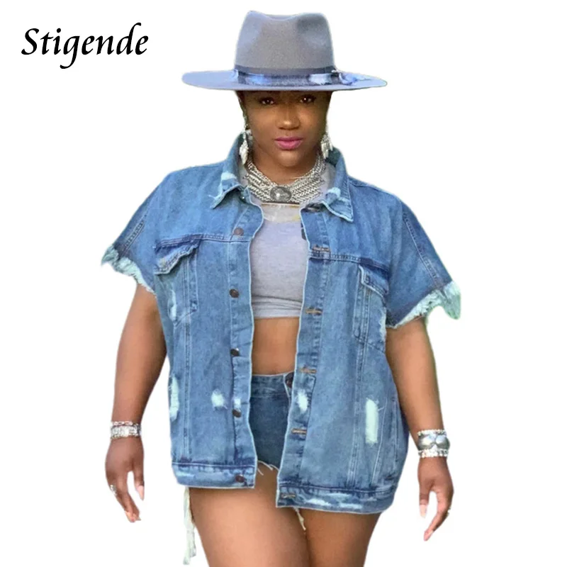 

Женская джинсовая куртка с коротким рукавом, отложным воротником и пуговицами спереди