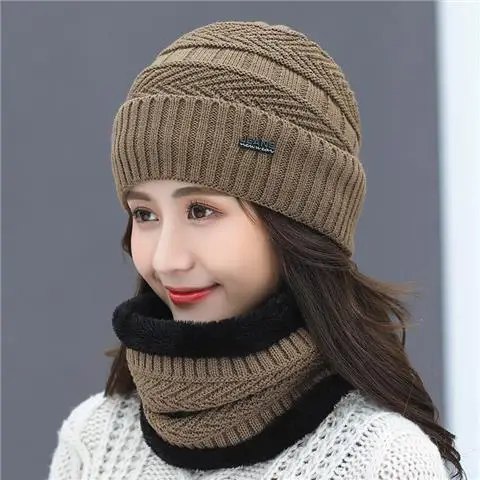 

Hat women add wool in winter to keep warm earmuffs hat cycling against the cold wind set of qiu dong han edition joker