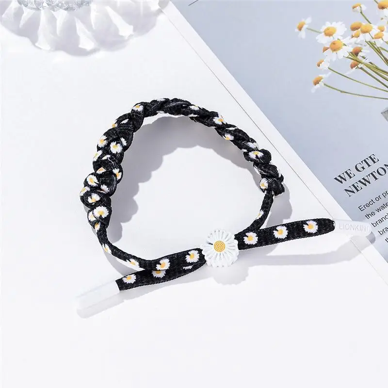 

Small Daisy Wrist Watch Women Fashion Nylon Strap Dress Quartz Watch Simple Wild Girlfriends Couple Watch Birthday Gift Women