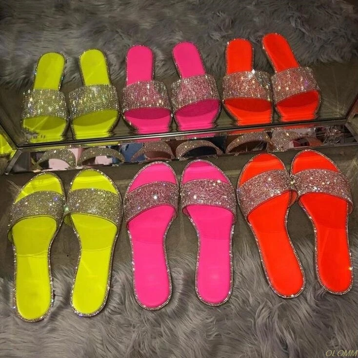 

2020 New Summer Women Crystal Slippers Glitter Flat Bling Female Candy Color Flip Flops Outdoor Ladies Slides Beach Shoes