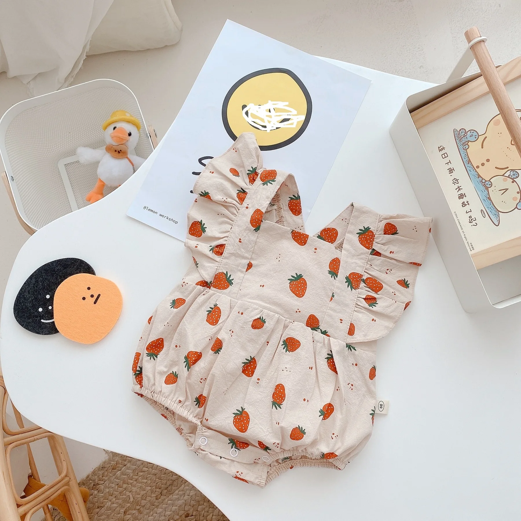 Боди для новорожденных комбинезон с клубничками лето принтом гофрированное