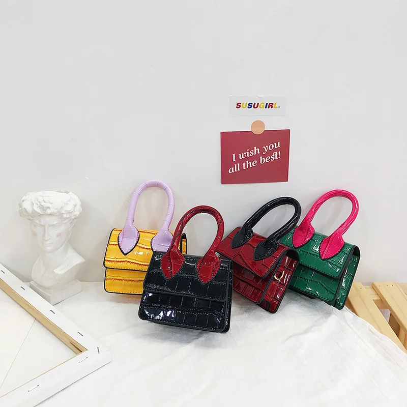 

Миниатюрная дизайнерская сумка-конверт из лакированной кожи с крокодиловым узором, 2021, женские роскошные сумки, маленькие цветные контраст...