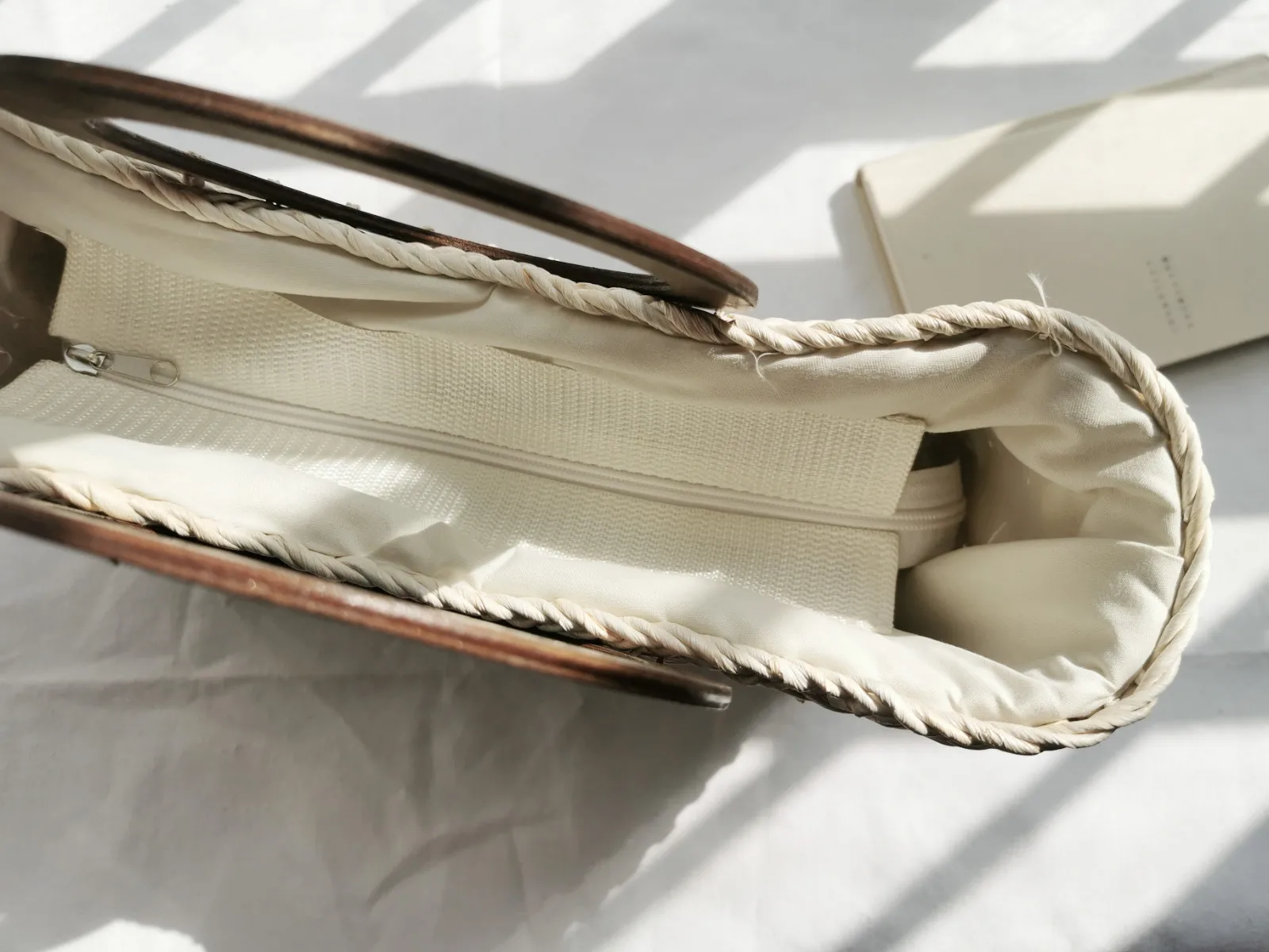 

2021 Summer New Ins Straw Woven Bag Ladies Handbag Corn Husk Handbag Round Wooden Handle Woven Bag