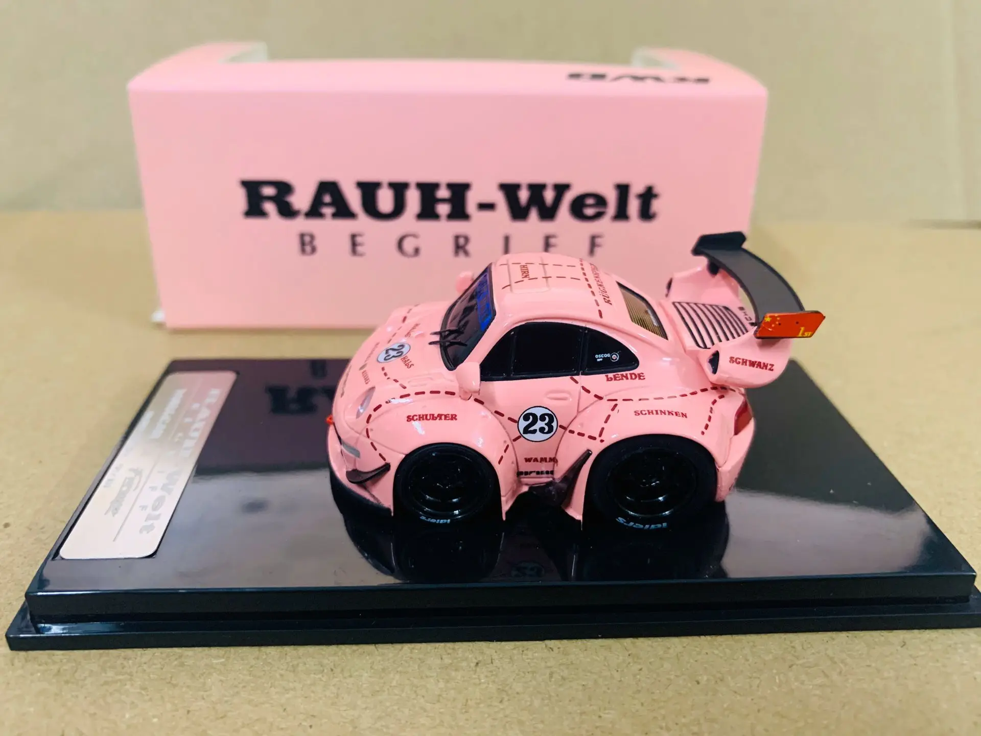 

Модель автомобиля, отлитый под давлением, 911 розового цвета, 1:64