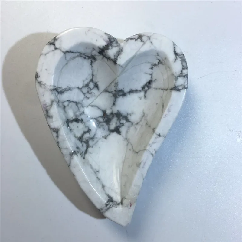 Натуральная резная чаша Howlite в форме сердца исцеляющая Хрустальная тарелка Луны