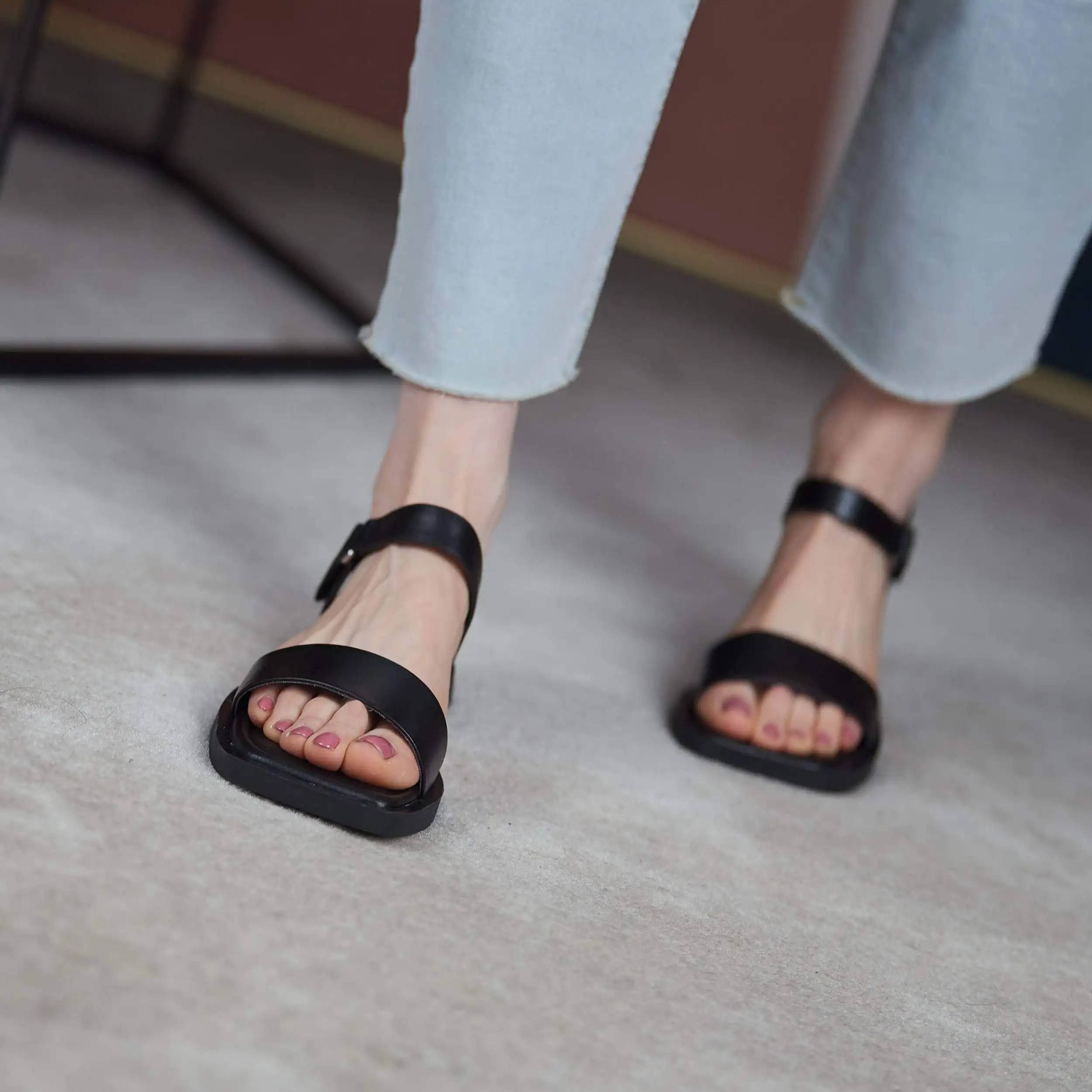 

Krazing pot genuine leather square toe simple style preppy style high street fashion energy hook loop summer sandals women L52