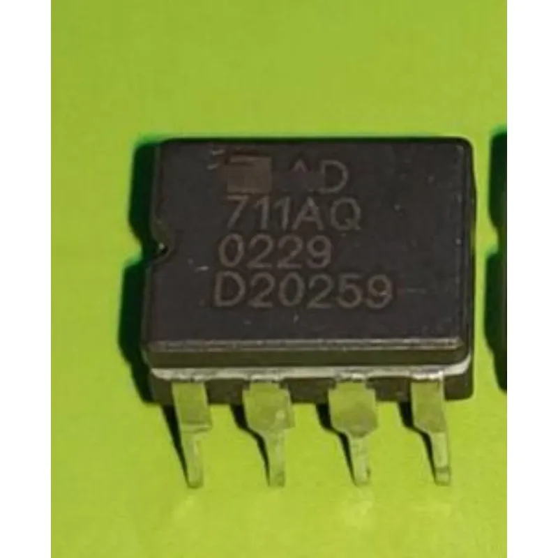 

1Pcs/Lot AD711AQ AD711A AD711 CDIP-8 Original In Stock