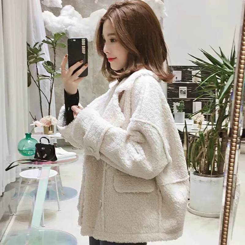 

Women 2020 Autumn Winter New Thick Cotton Clothing Female Loose Faux Lambs Wool Coat Female Coat Casual Short Outwear