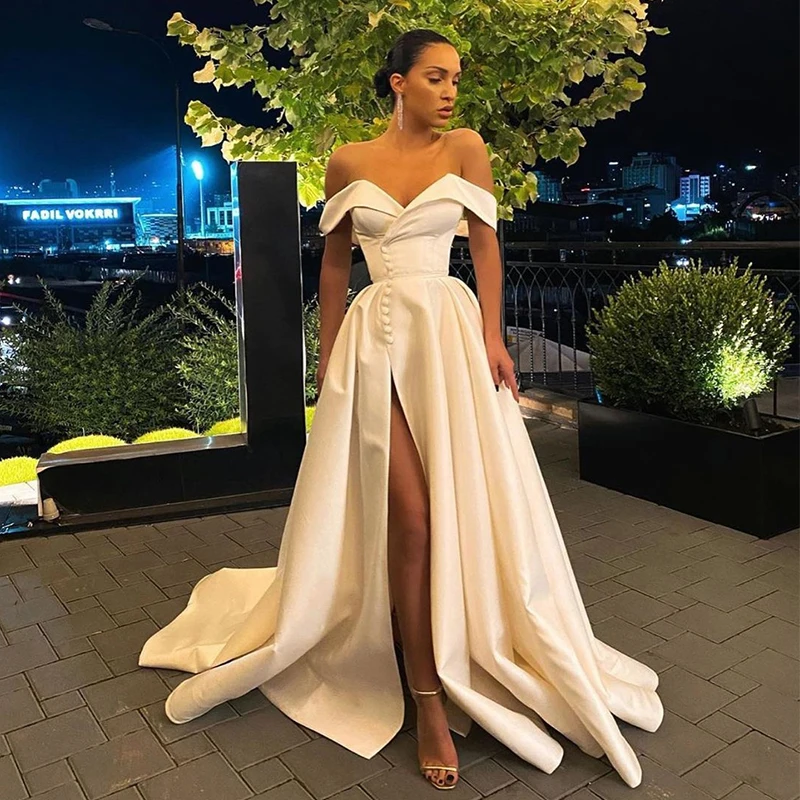 

Атласное Вечернее платье-трапеция с открытыми плечами, V-образным вырезом, высоким разрезом и пуговицами