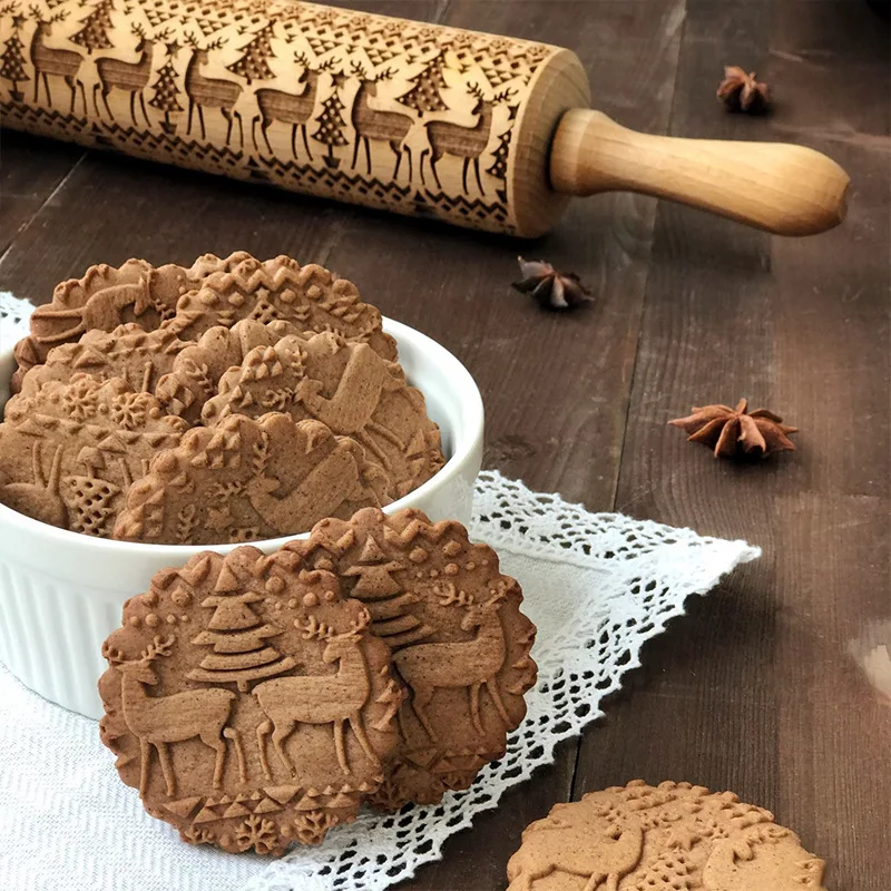 Carved Wooden Fondant Roller with Christmas Pattern Embossed Cookies Biscuit Baking Rolling Pin Shaft Type Bakery Dough Roller