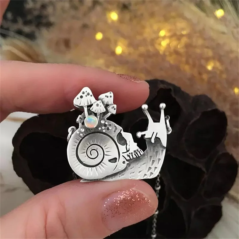 

Creative Mushroom Snail Shape Inlaid Colored Stones Women Necklaces Wedding Anniversary Pendant Necklace Party Jewelry