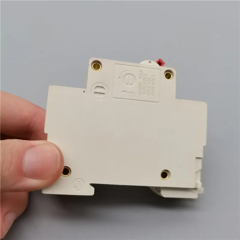 Устройство защиты воздушного выключателя 1p бытовая схема для вакуумного Φ C45 63a 80A