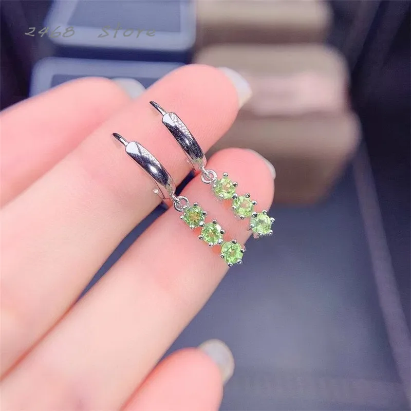 

New women's 925 silver inlaid natural peridot earrings, exquisite workmanship, simple and lovely, beautiful and generous
