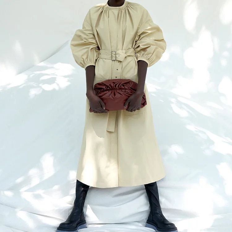 

Женский Тренч Осень-зима 2021, кремово-желтый новый стиль, плиссированная ветровка с тремя карманами и вырезом