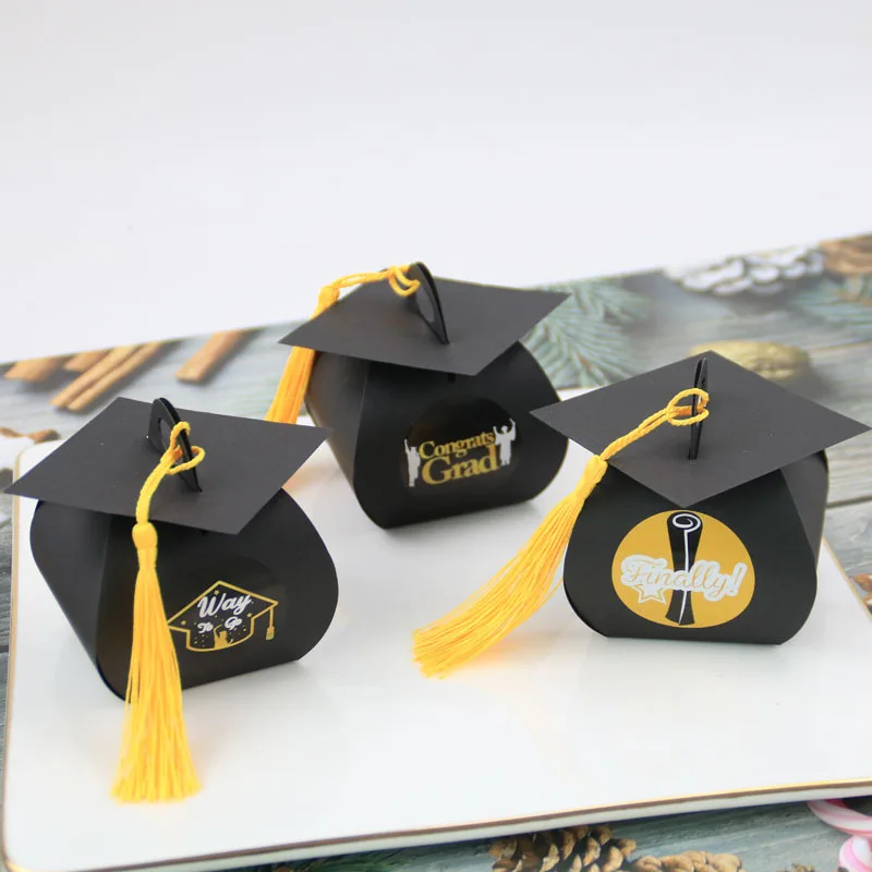 

24pcs Doctor Hat Cap Candy Box Graduation Party Decoration 2021 Congratulations Congrats Grad Party Paper Candy Bags Gift Boxes