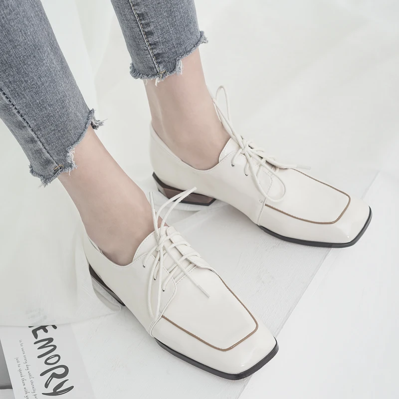 

QUTAA 2021 Low Heel Lace Up Spring Fashion Women Shoes Retro Square Toe Patent Leather All Match Ladies Flats Shoes Size 34-39