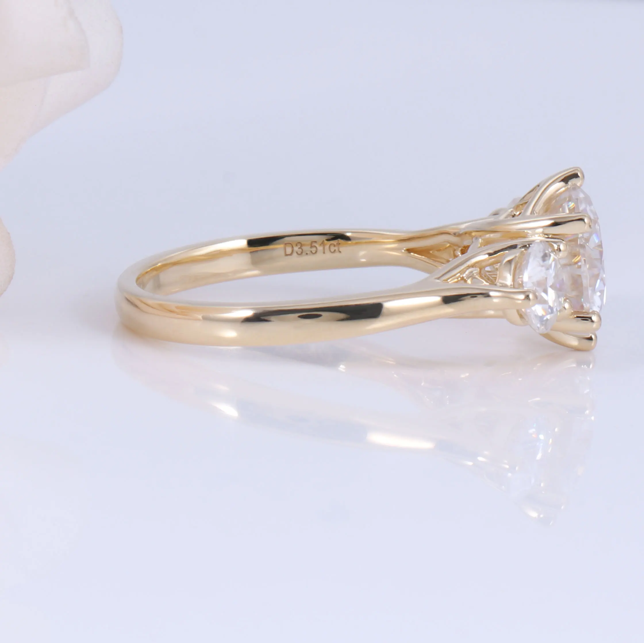 Transmems 18 К желтое золото 3.5CTW центр 2.5ct 8,5 мм и сторона 0.5ct 5 мм F цвет Муассанит 3 Камень Обручальное кольцо Трилогия кольцо