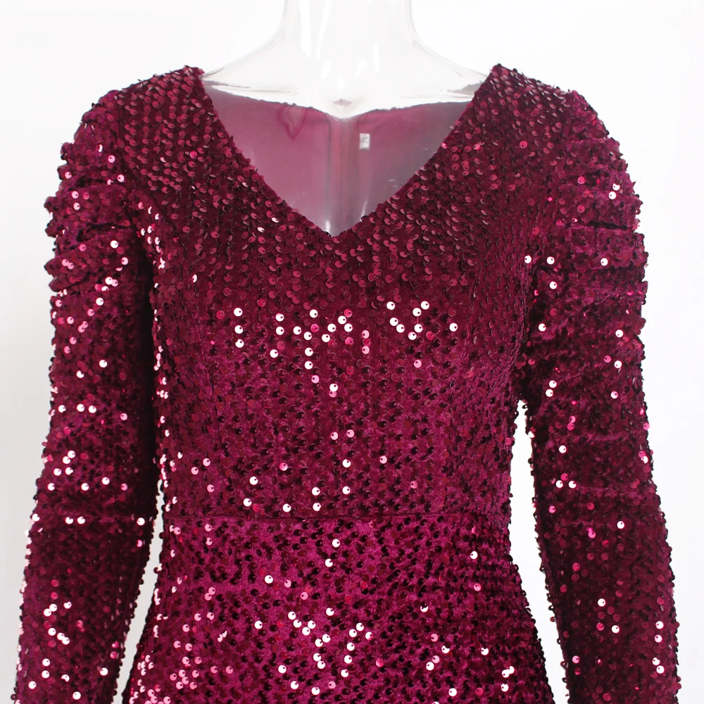 Бордовое платье с длинным рукавом пайетками бархатное длинное V-образным вырезом